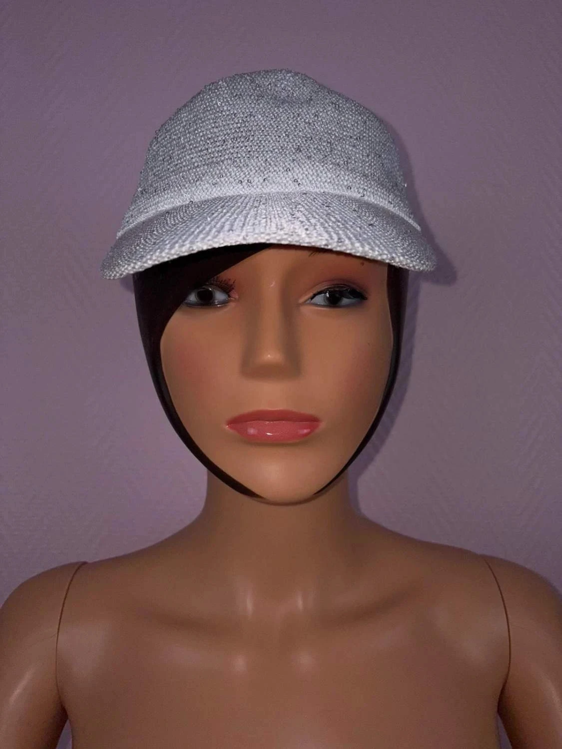 Witte dames pet met strass steentjes – photo 3